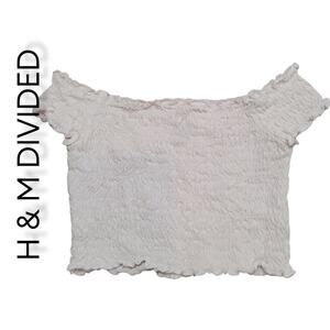 H & M DIVIDED STRETCH CROP TOP. WHITE SIZE XS